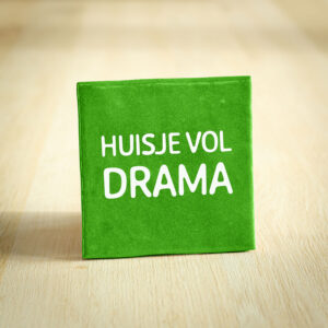 Tegeltje - Huisje vol drama | Felgroen & Wit | 10x10cm